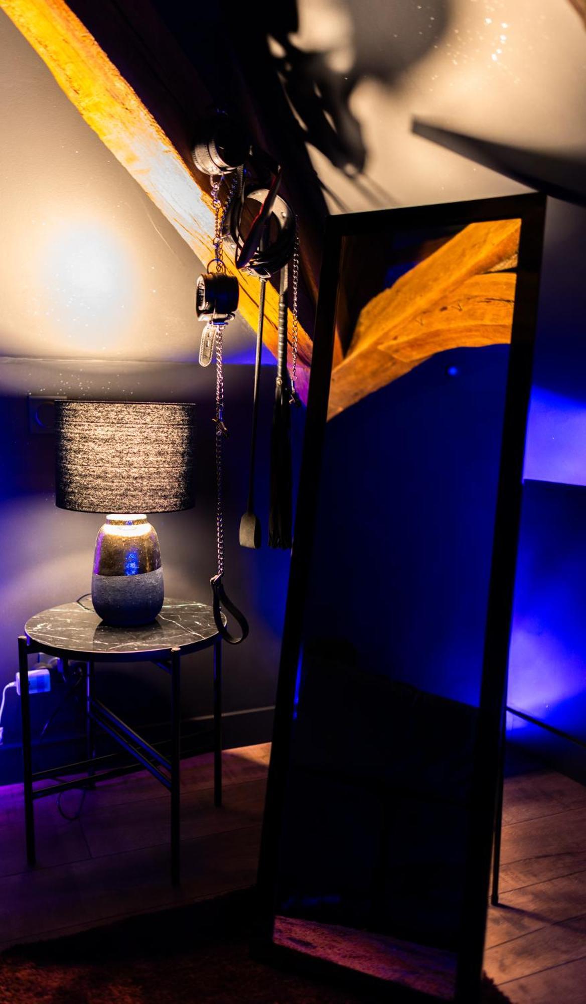 L'Evasion, Romantisme, Volupte & Jacuzzi Apartment
